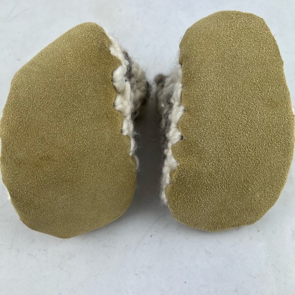 Infant Size Knit Slippers - Picture 2 of 4